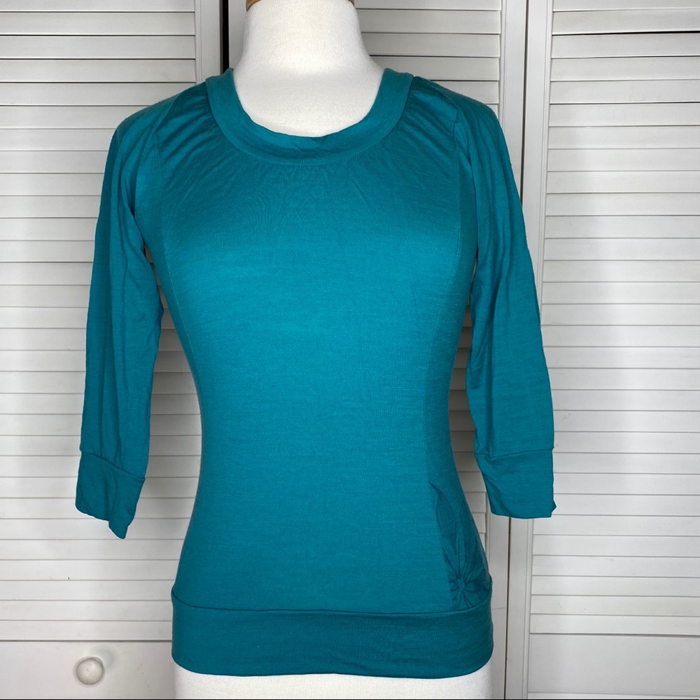 Icebreaker merino wool teal scoop neck size small. Nice thicker wool top.